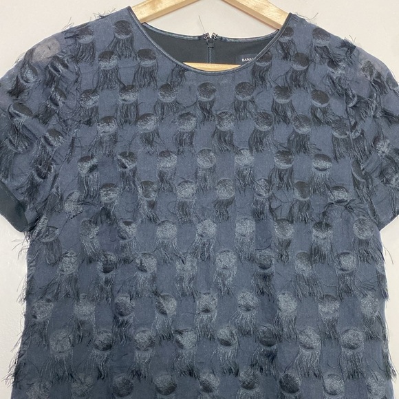 Banana Republic Short Sleeve Fringe-Dot Shift Dress Zipper Back Size 4 Black - Picture 3 of 14